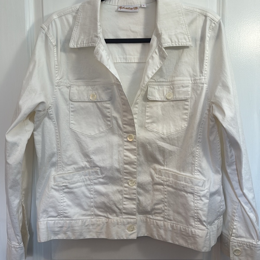Women's White Denim Jacket - Picture 5 of 5